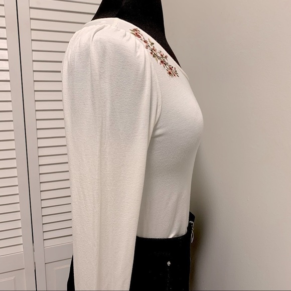 American Eagle Outfitters Soft & Sexy Floral Top - Picture 8 of 14